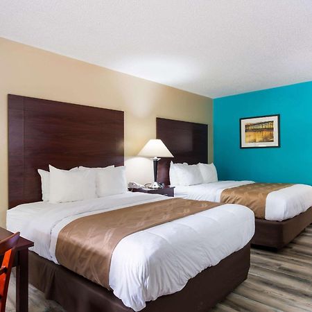 Quality Inn & Suites Rockingham Bagian luar foto