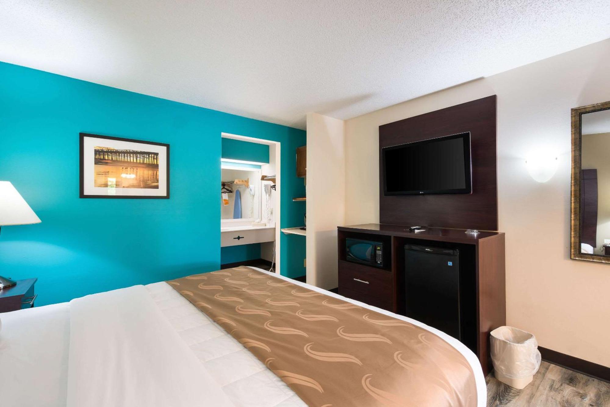 Quality Inn & Suites Rockingham Bagian luar foto