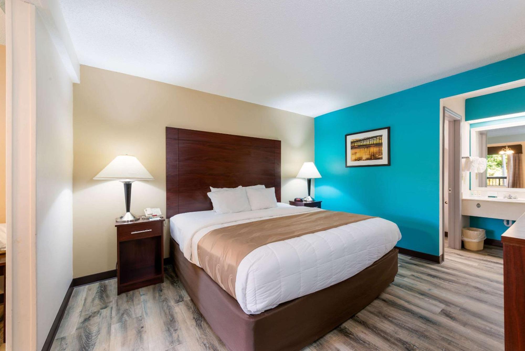 Quality Inn & Suites Rockingham Bagian luar foto