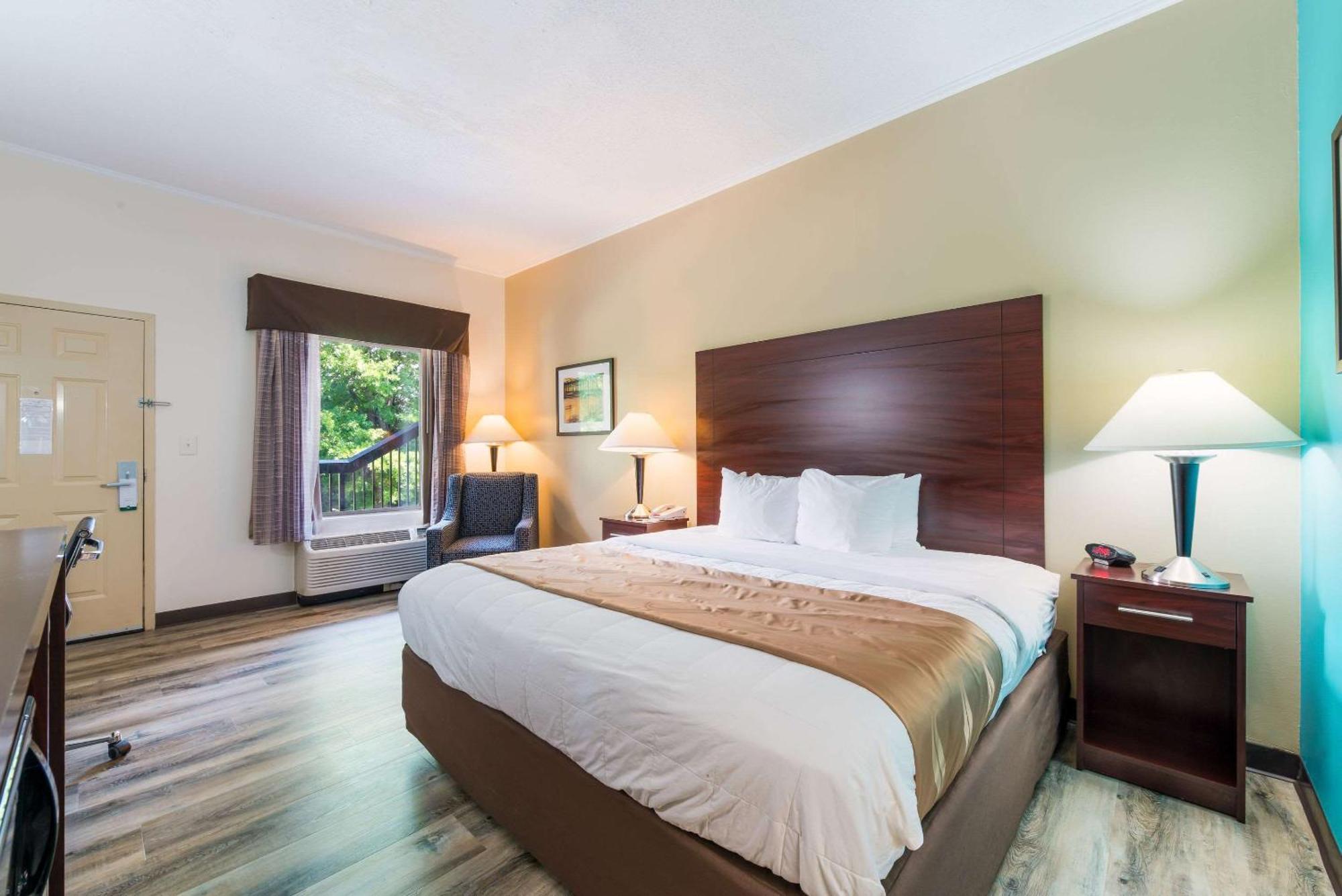 Quality Inn & Suites Rockingham Bagian luar foto