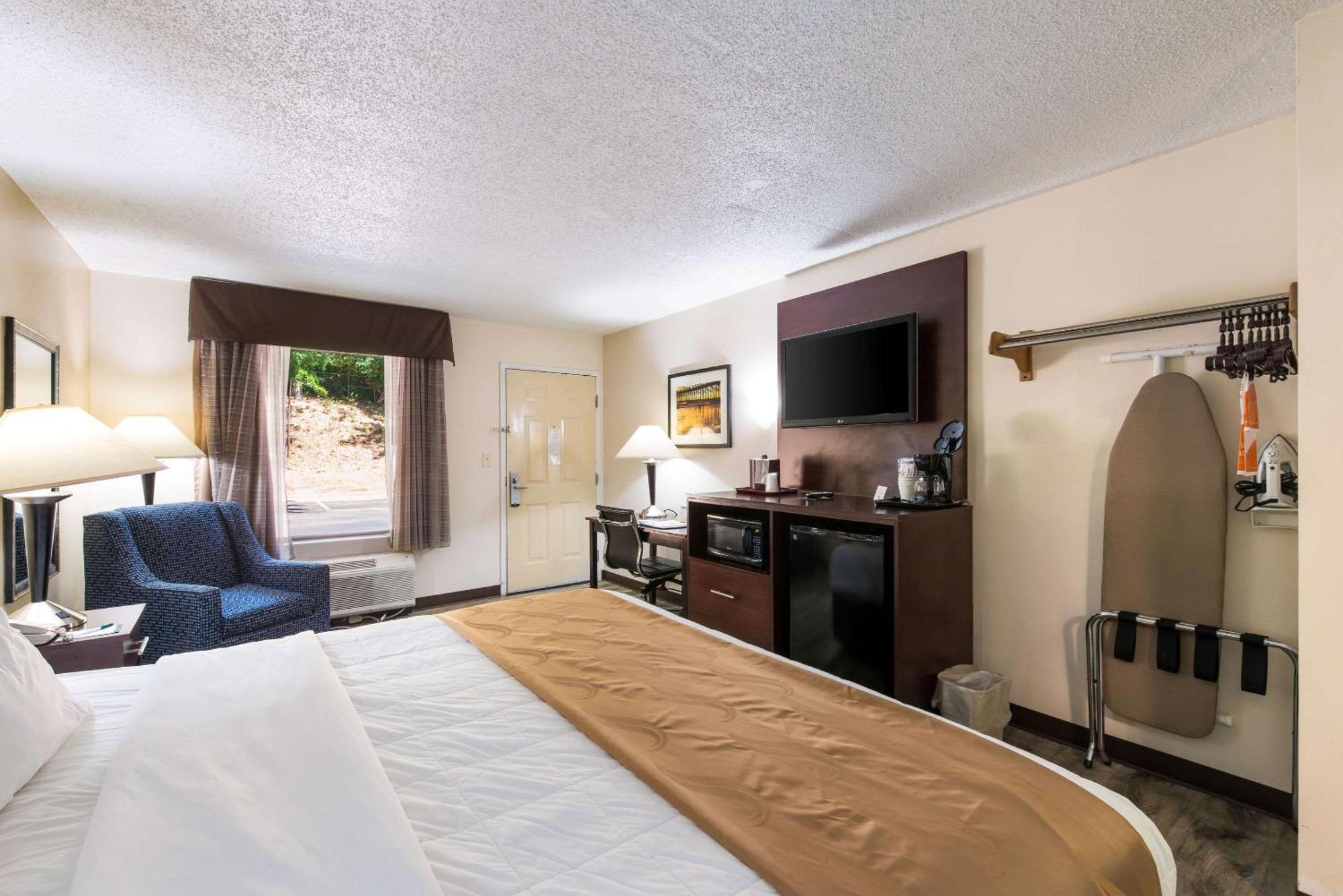 Quality Inn & Suites Rockingham Bagian luar foto