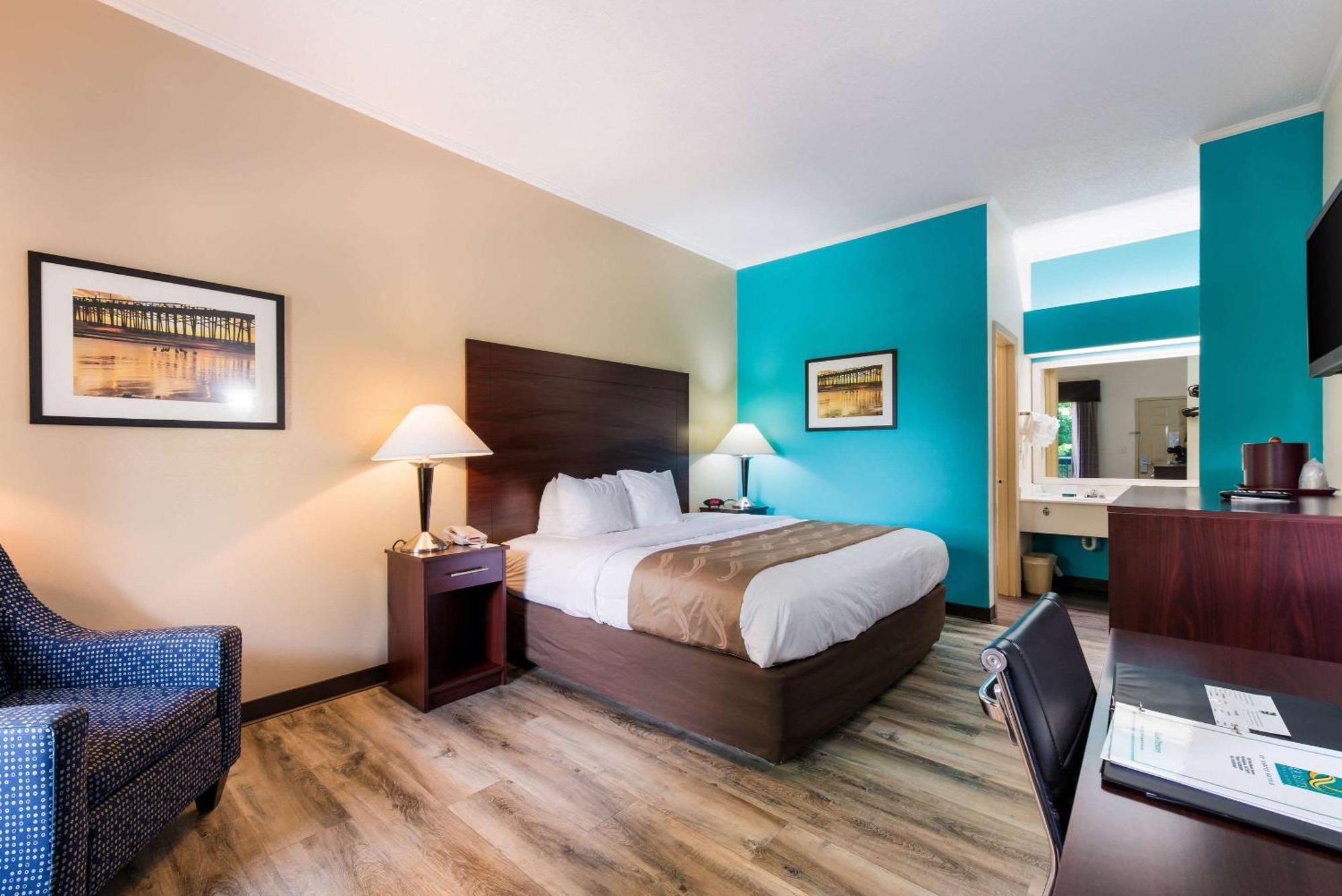 Quality Inn & Suites Rockingham Bagian luar foto