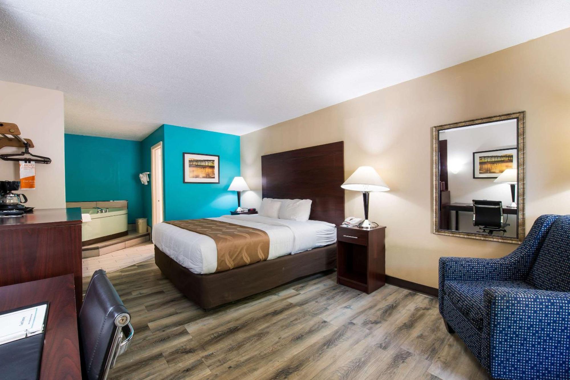 Quality Inn & Suites Rockingham Bagian luar foto