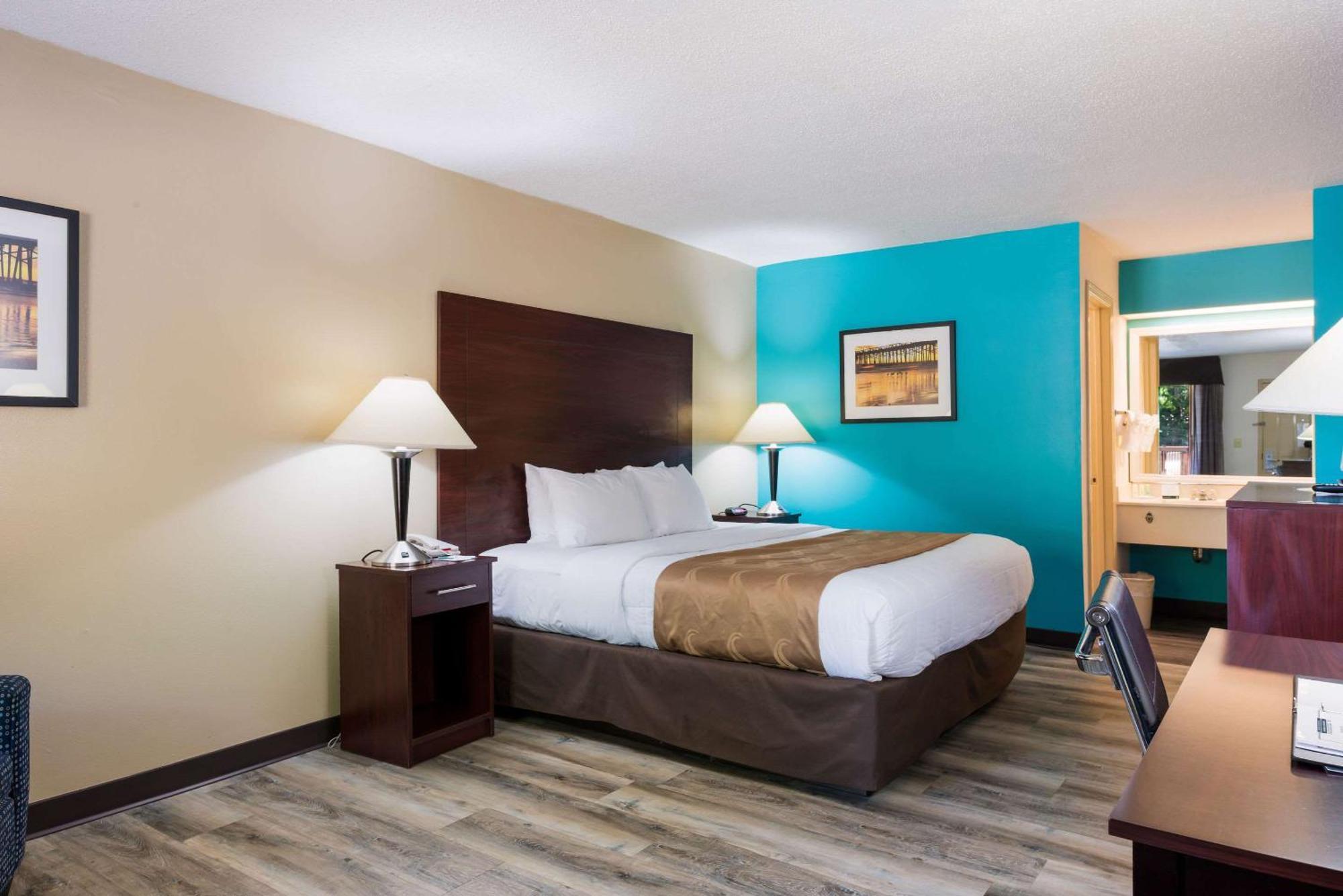 Quality Inn & Suites Rockingham Bagian luar foto