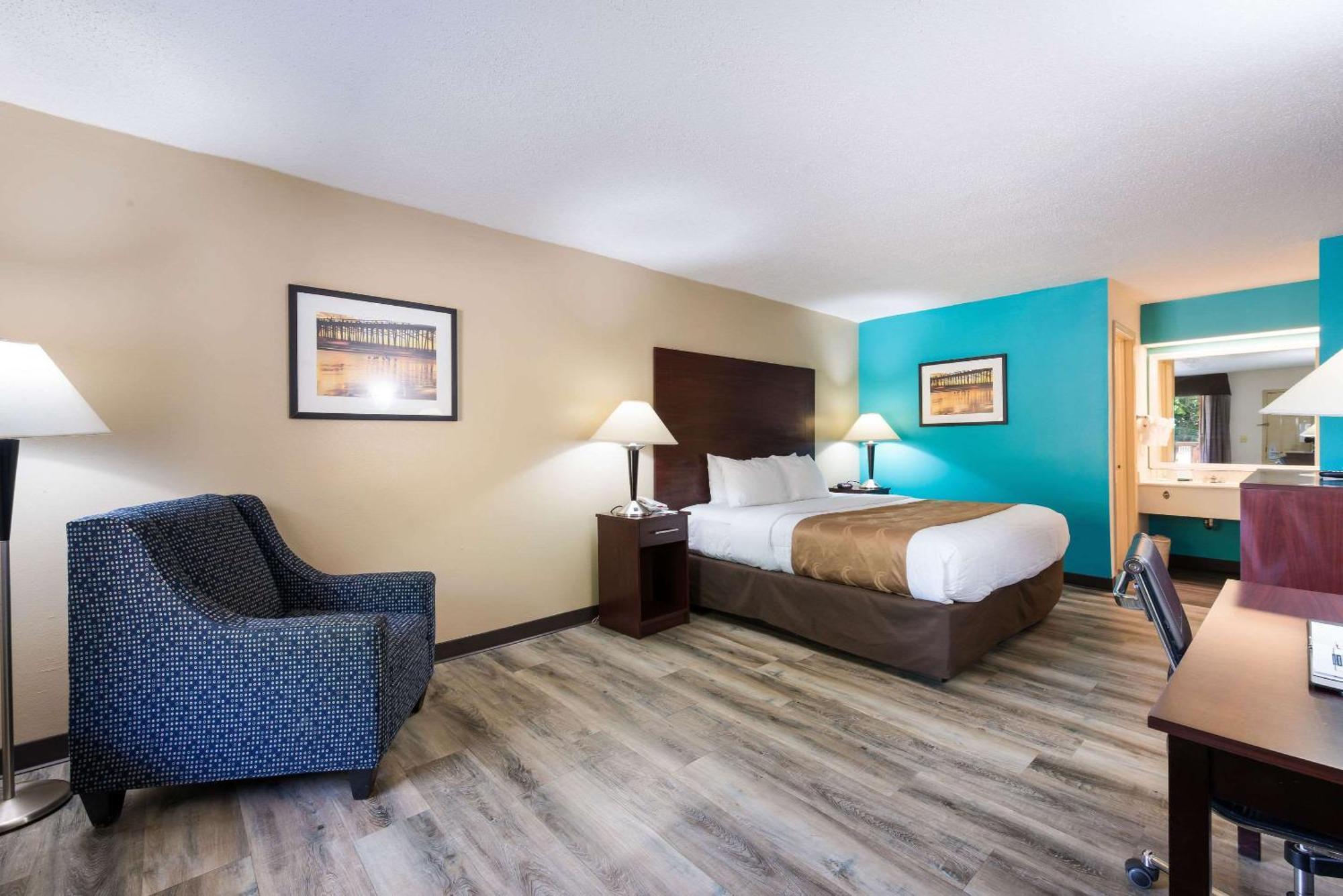 Quality Inn & Suites Rockingham Bagian luar foto