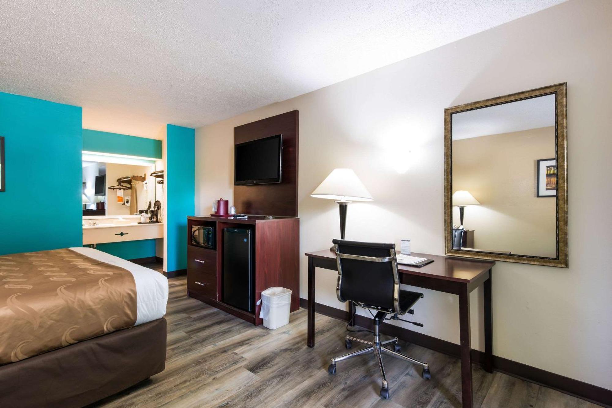 Quality Inn & Suites Rockingham Bagian luar foto