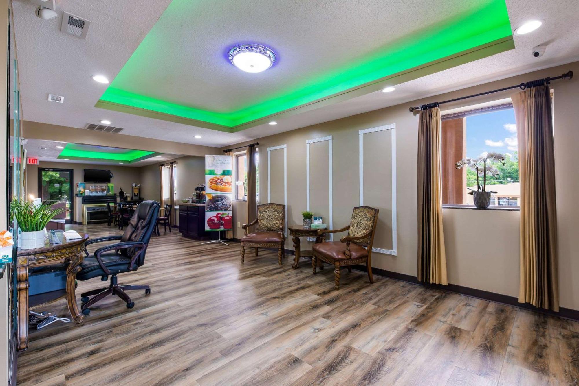 Quality Inn & Suites Rockingham Bagian luar foto