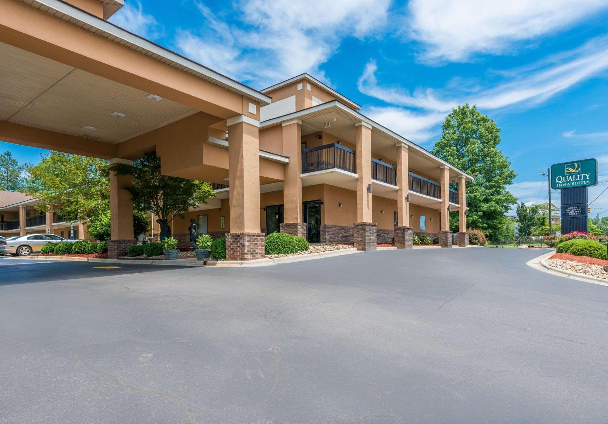 Quality Inn & Suites Rockingham Bagian luar foto
