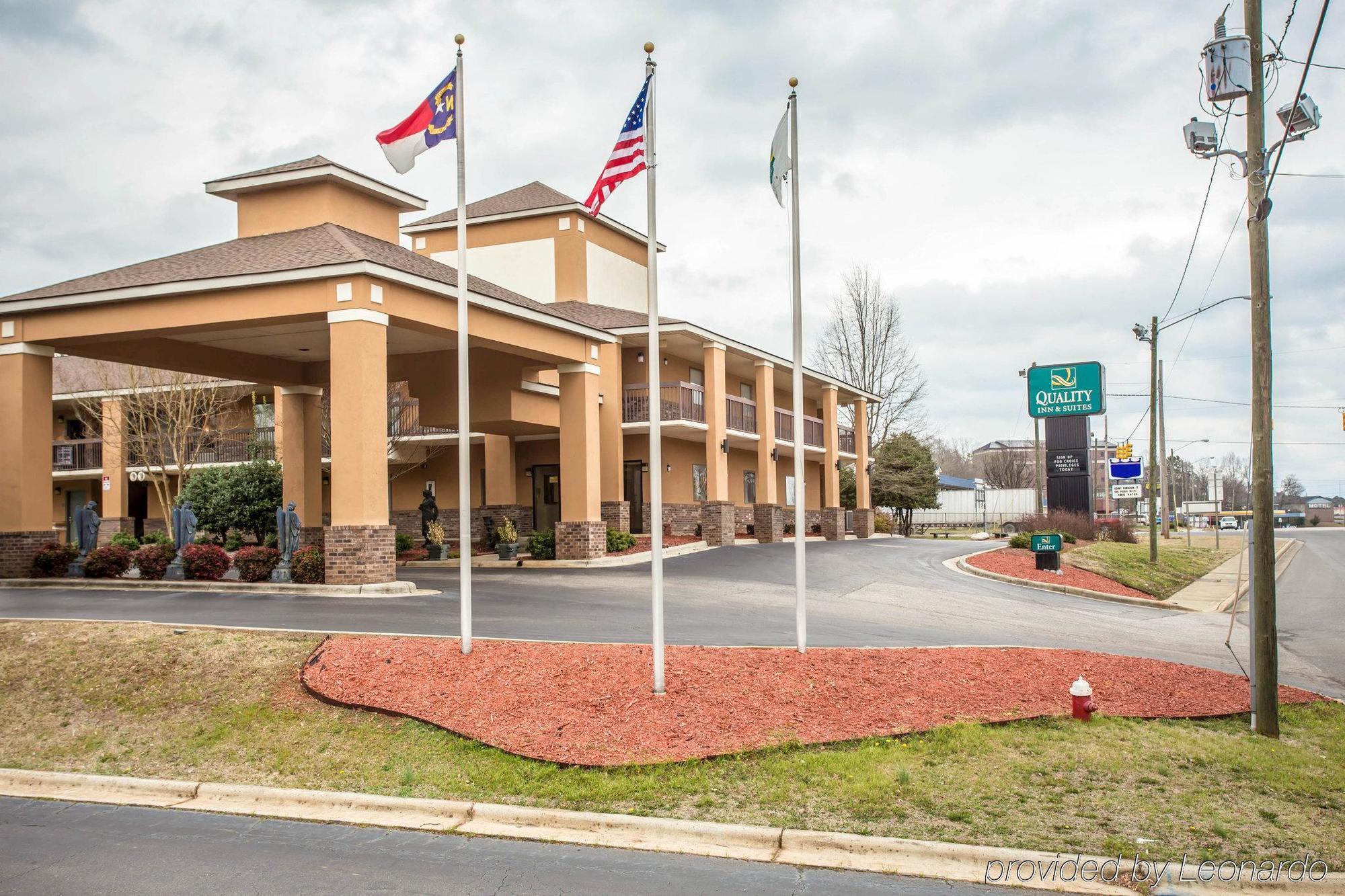 Quality Inn & Suites Rockingham Bagian luar foto