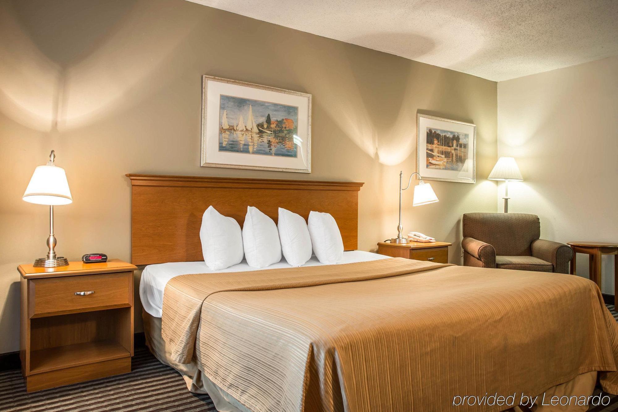 Quality Inn & Suites Rockingham Bagian luar foto