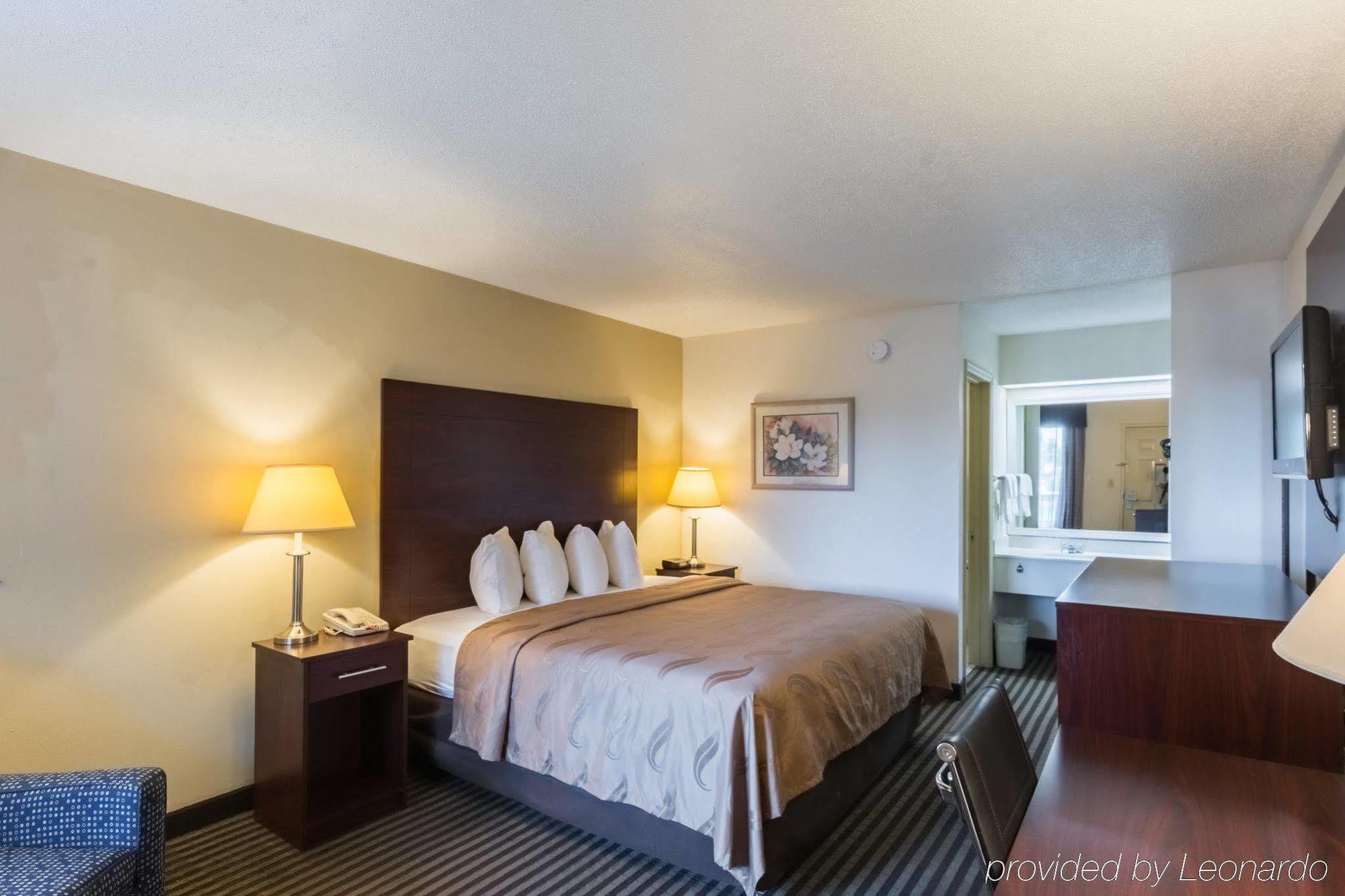Quality Inn & Suites Rockingham Bagian luar foto
