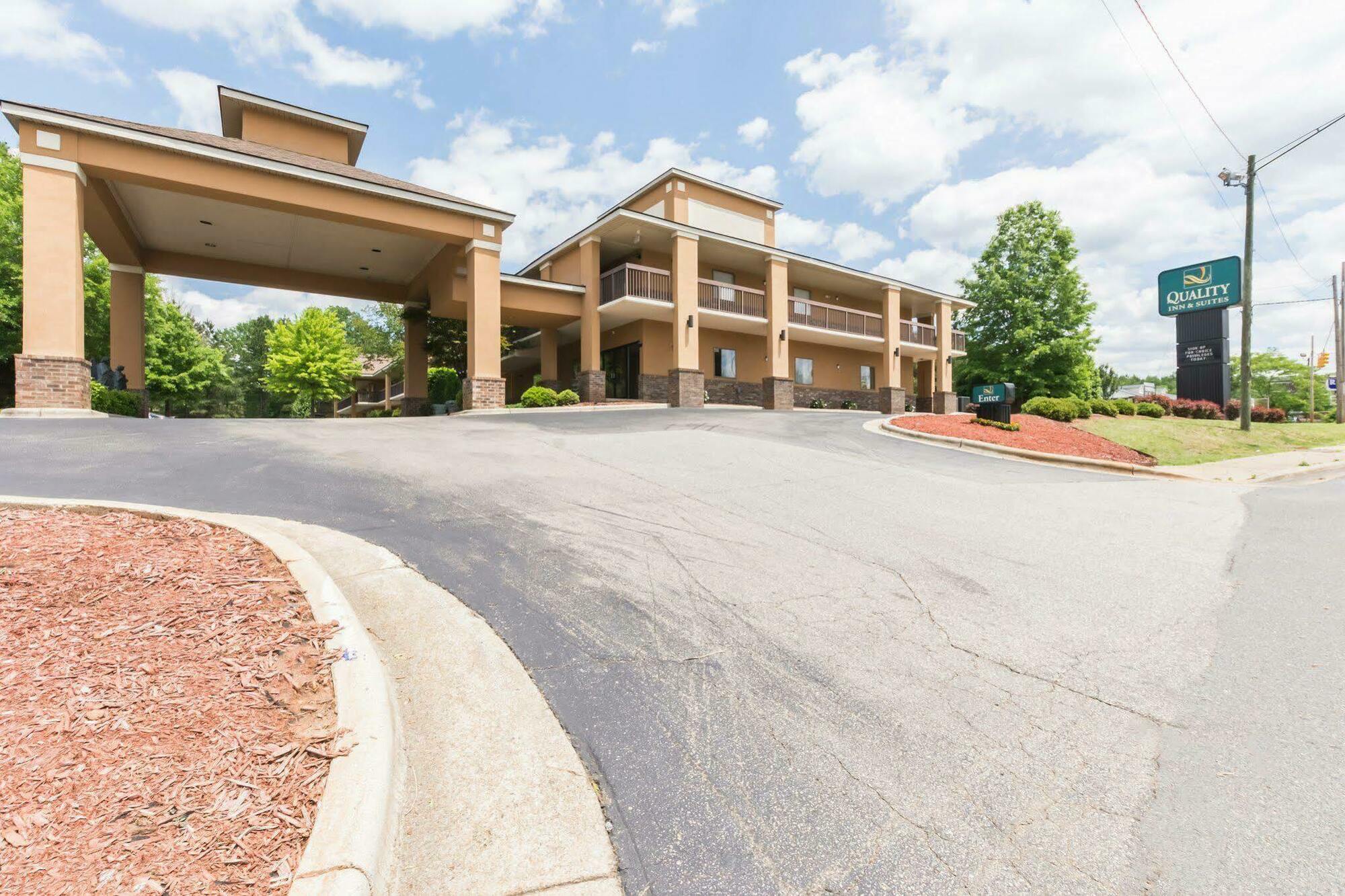 Quality Inn & Suites Rockingham Bagian luar foto