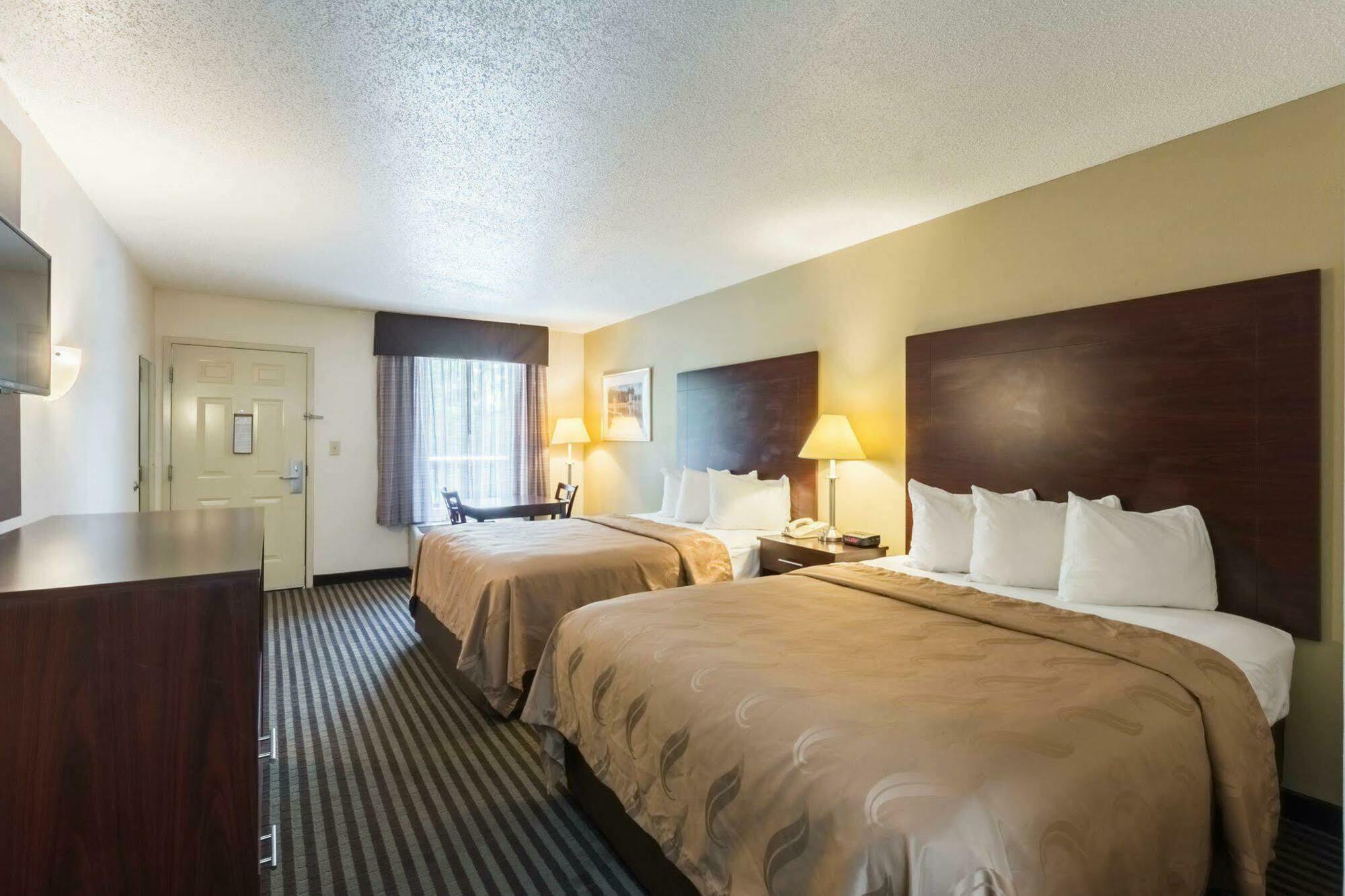 Quality Inn & Suites Rockingham Bagian luar foto